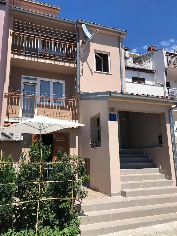 פורץ Apartment Yellow