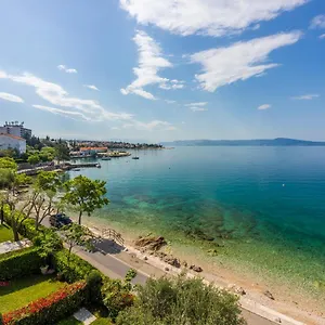 https://apartman-alagic-2.primorje-gorskikotar.com