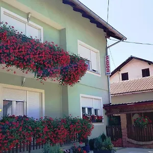 https://apartman-ana-gracac.hotelinzadar.com