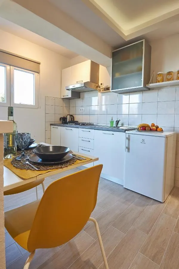Apartment Yellow Porec